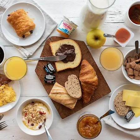 Hotel B&B HOTEL Albi 3*